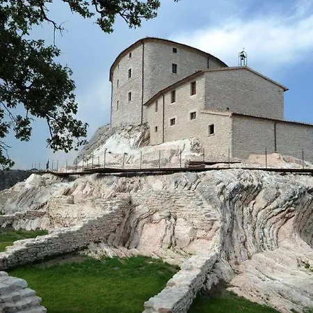 Naro Sleeps 12 Wifi Abbadia di Naro